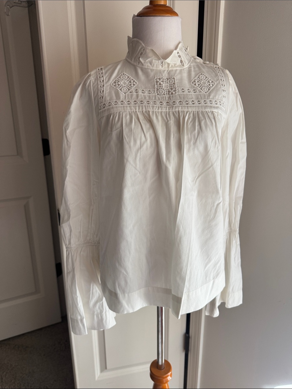 Free People White Lace Yoke Ruffled Neck Women's Blouse, sz XS